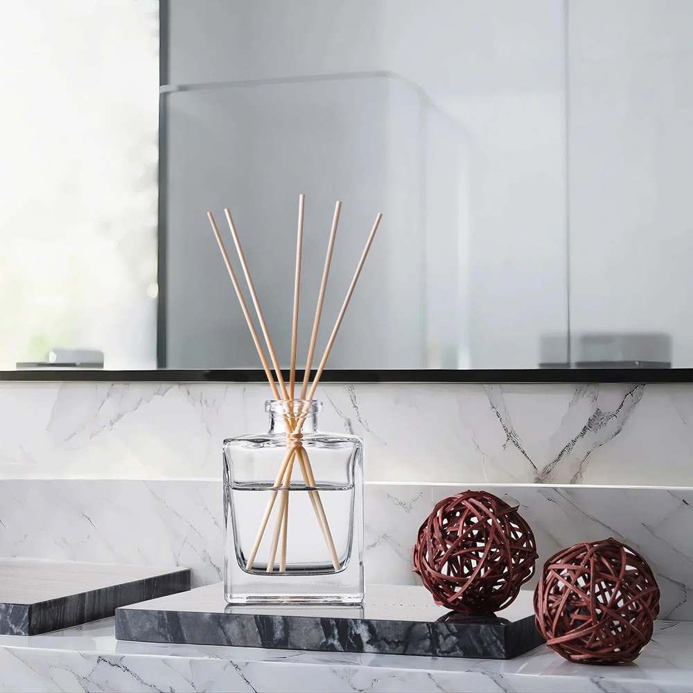 Nowoczesna, prosta, kwadratowa – Home Fragrance Japan recenzja i cena